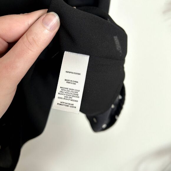 Socialite Scalloped Neckline Polka Dot Camisole Blouse - Picture 4 of 4